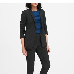 Banana Republic Long & Lean black blazer Sz6